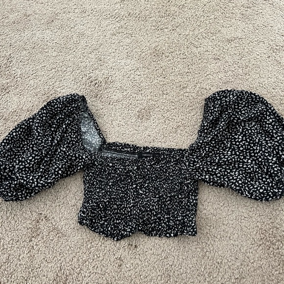 Forever 21 Tops - Off the shoulder floral crop